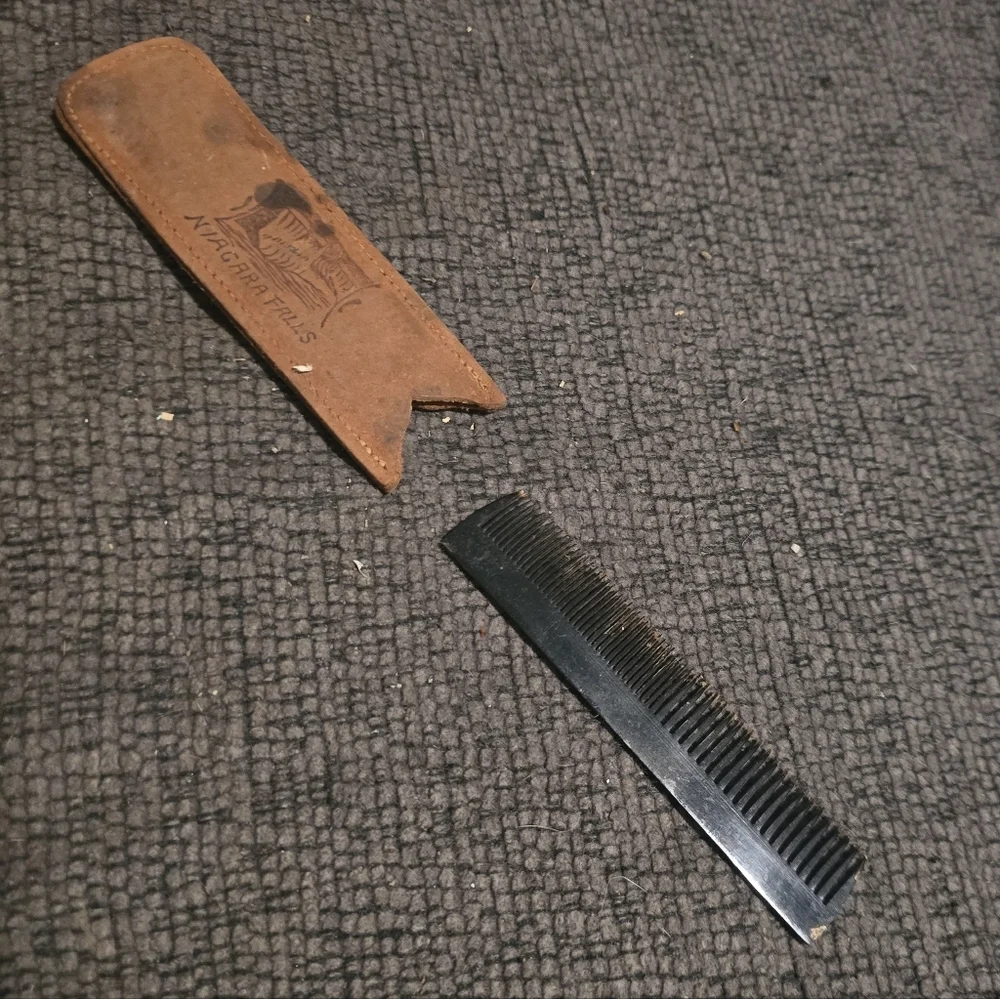 Niagara Falls Vintage Leather Sheath Comb